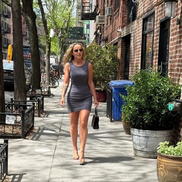 NWT Carrie's Little Grey Dress Size M - Picture 2 of 9